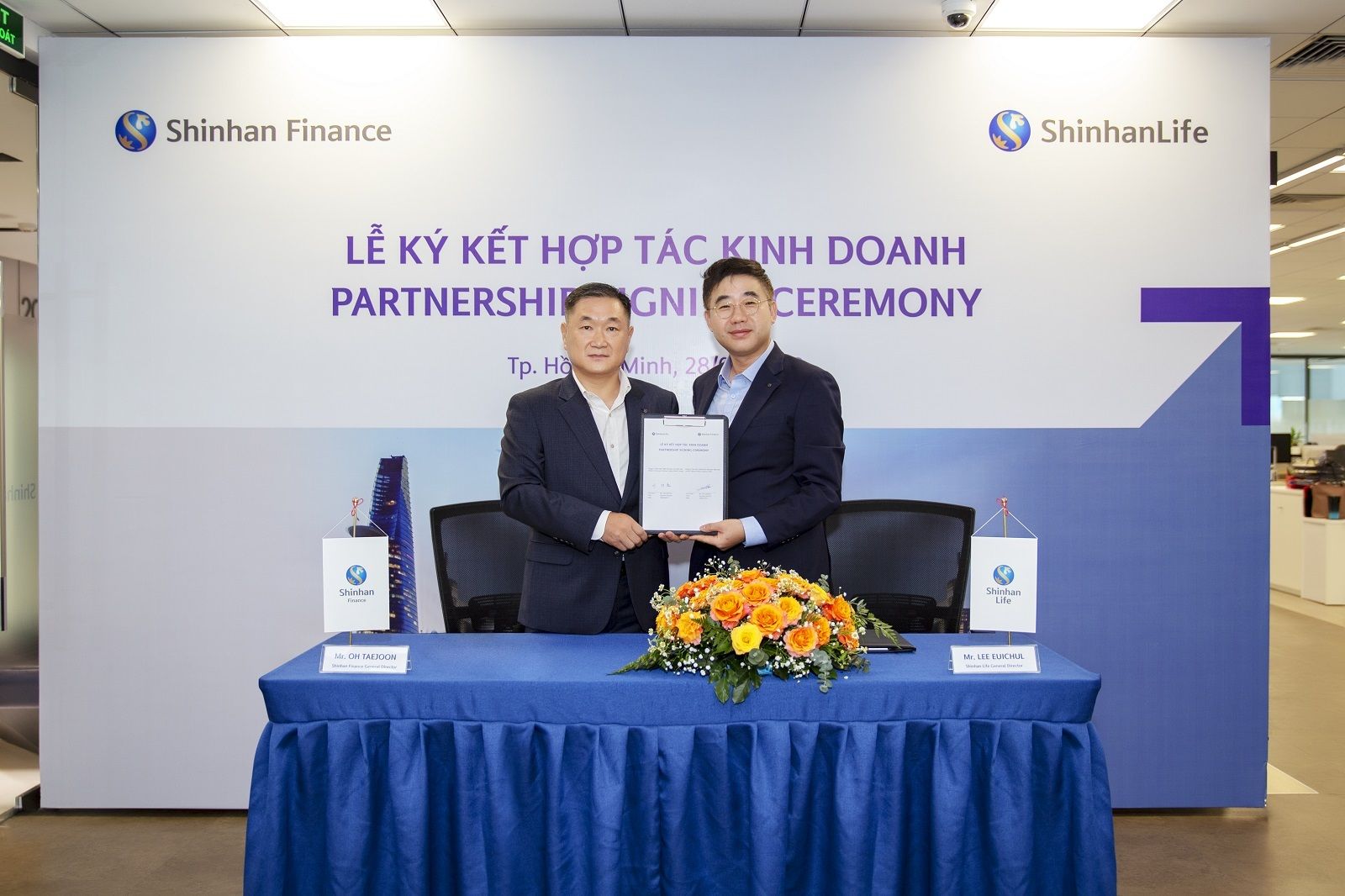 Shinhan Life Việt Nam ký kết hợp tác kinh doanh bảo hiểm với Công Ty Tài Chính Shinhan Việt Nam